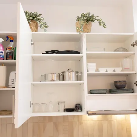 Apartment New! Luxury & Close To Metro! Between & Center *