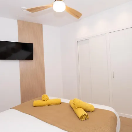 New! Luxury & Close To Metro! Between & Center Apartment