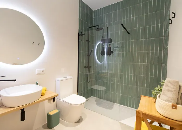 Casa Novi - Close To Beach, Center & Metro Apartament