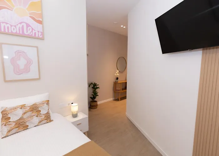 Casa Novi - Close To Beach, Center & Metro Apartament *